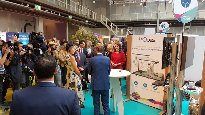 Queen Máxima compliments LeQuest during the World of Health Care congress 2017
